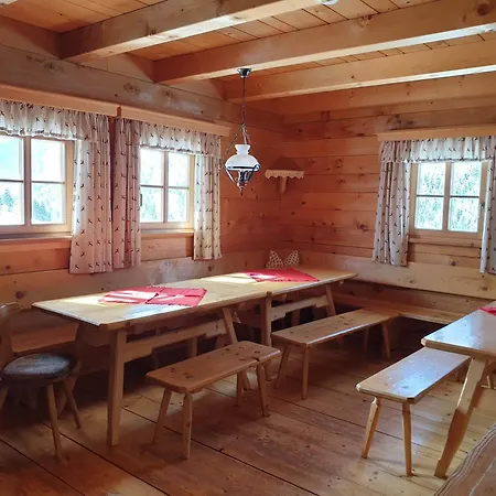 Selbstversorgerhuette Noesslau Alm * Динтен-ам-Хохкёниг